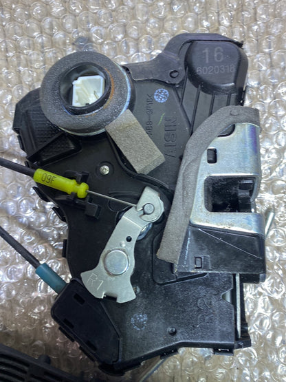 2006 Used Toyota Alphard- Right Front Door Lock Actuator PN: 6903033241