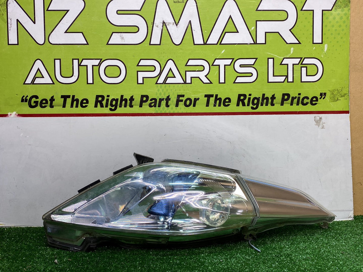 2012 Nissan Leaf ZE0 - Right Headlight PN: