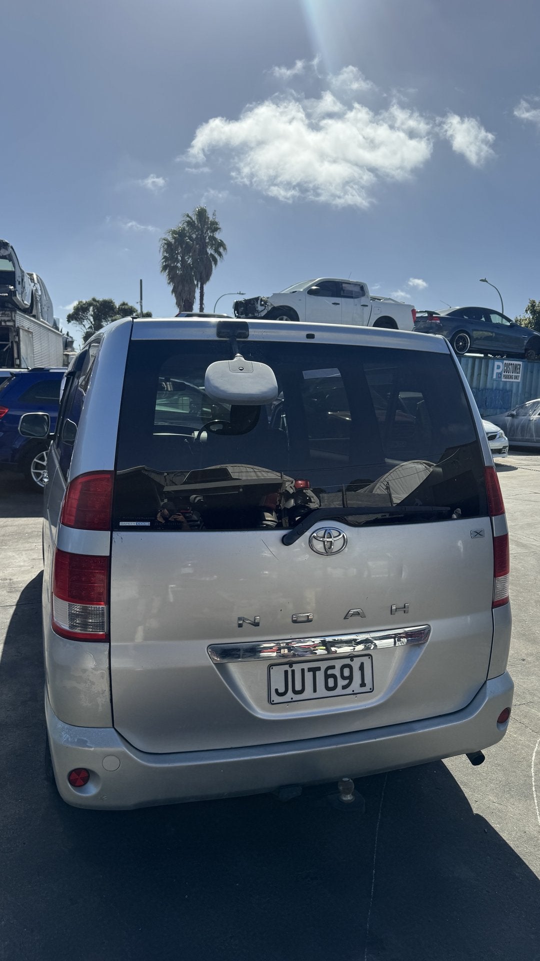 2005 Toyota Noah AZR60 Dismantling For Parts