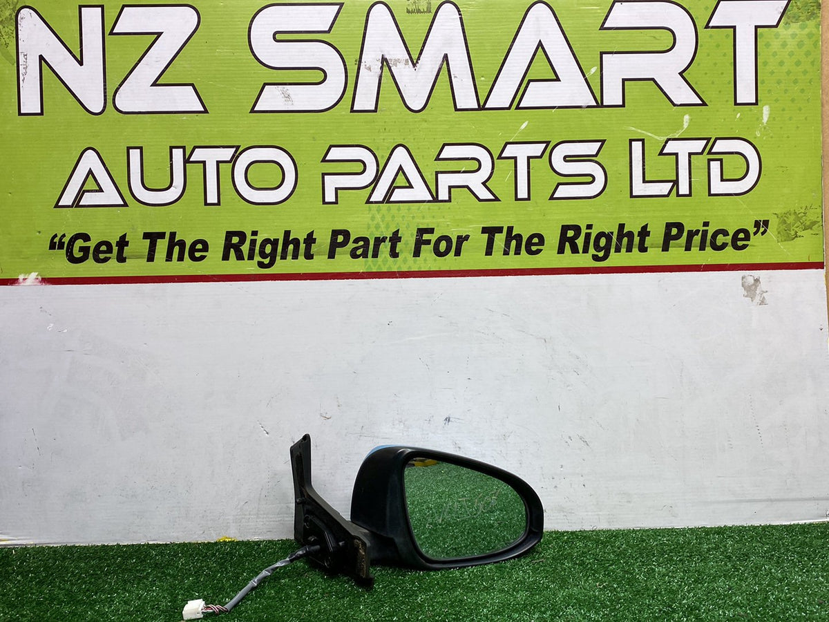 2013 Used Toyota Aqua NHP10 - Right Door Mirror PN: 7 wires