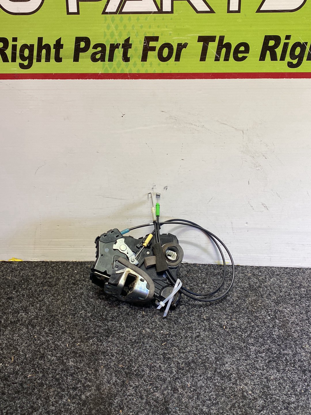 2013 Toyota Hiace - Right Front Door Lock Actuator