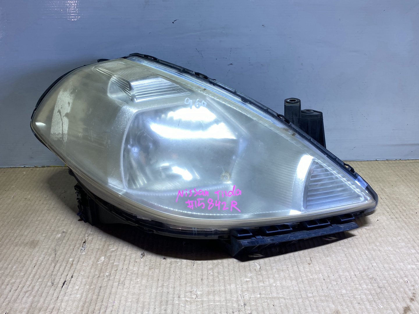 2007 Nissan Tiida C11 - Right Headlight PN: P4278