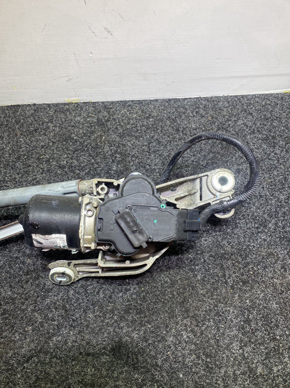2010 Nissan Juke YF15 - Front Wiper Rack Assembly