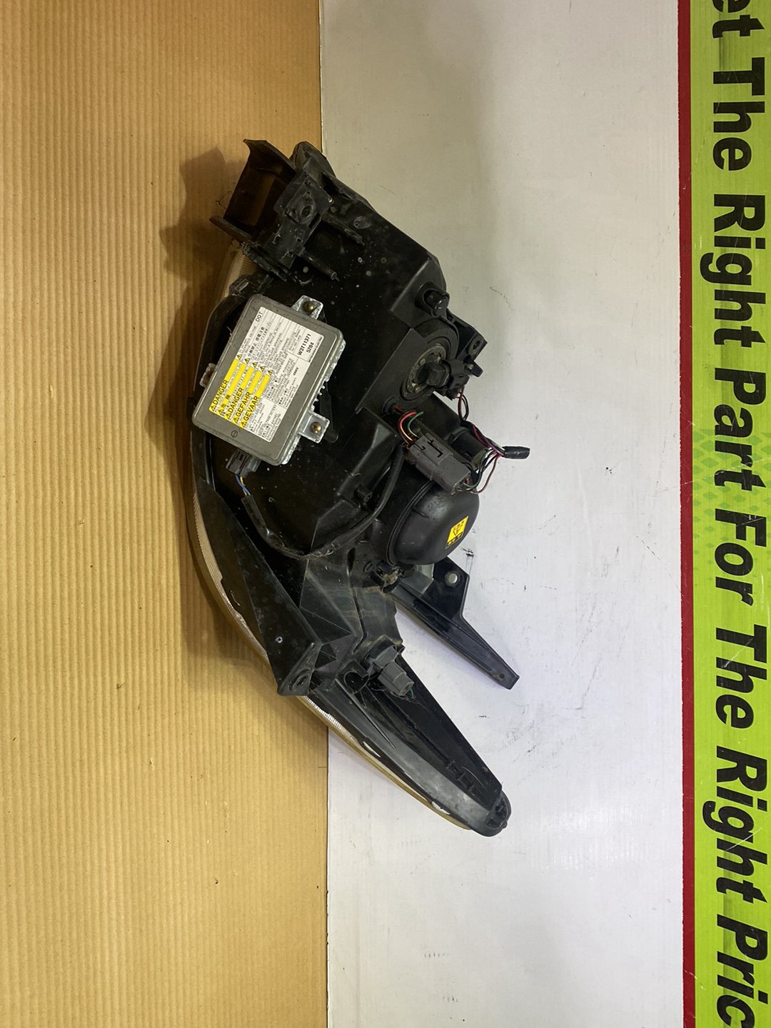 2005 Mazda MPV- Right Headlight PN:
