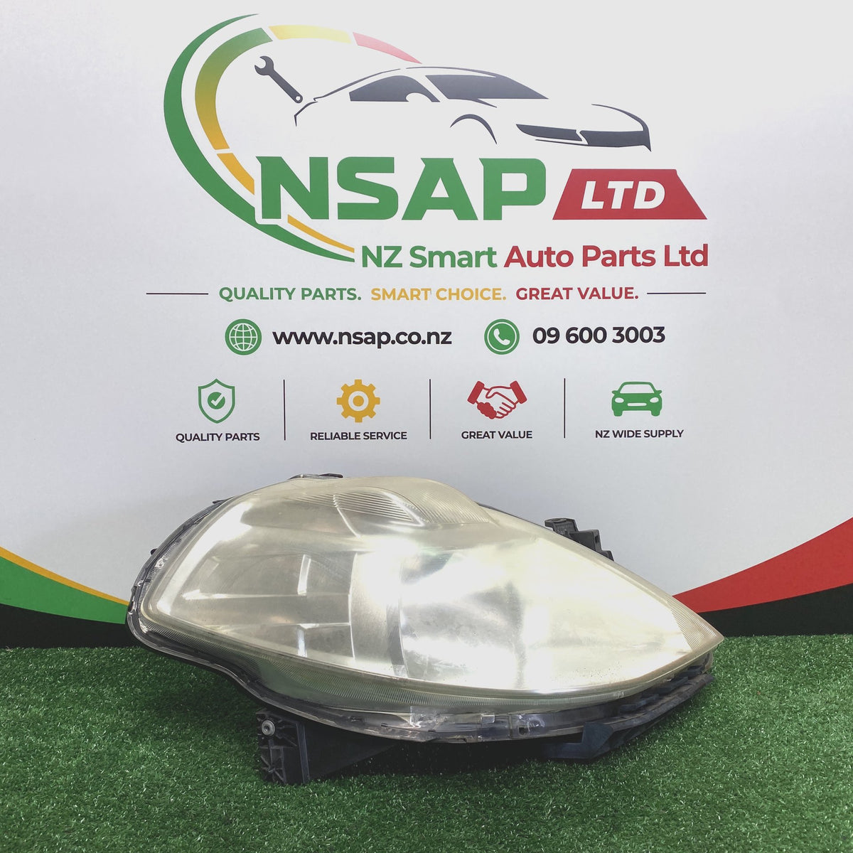2008 Nissan Tiida - Right Headlight PN: STANLEY P7779