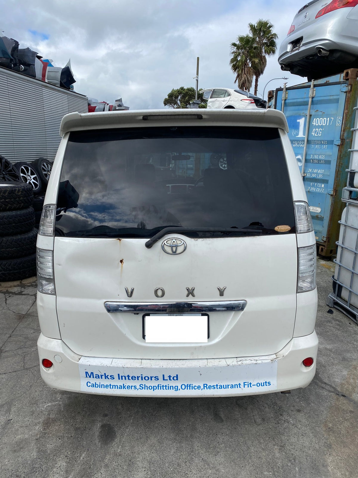 2007 Toyota Voxy AZR60- Dismantling For Parts