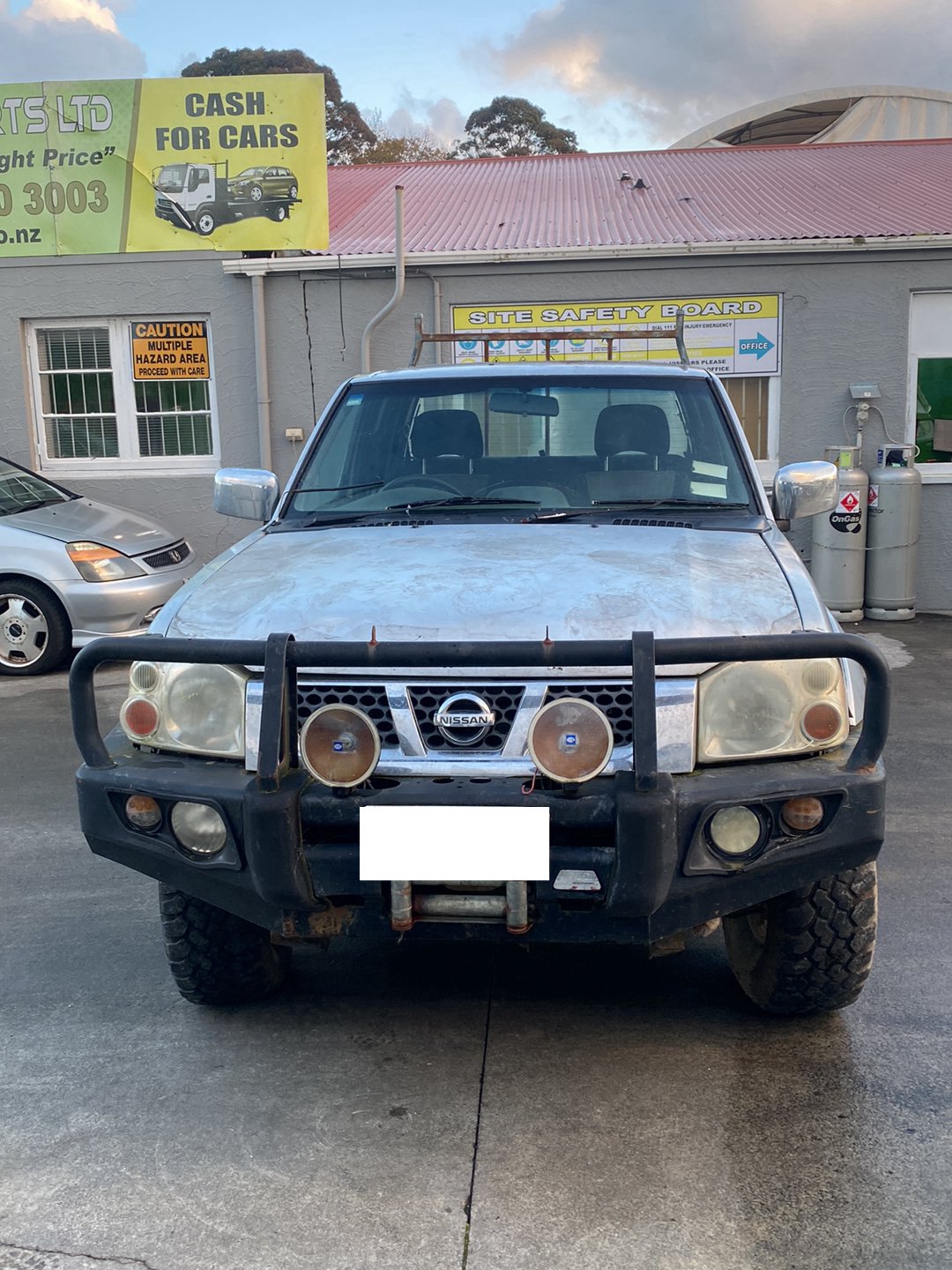 2004 Nissan NP300 Navara  Dismantling For Parts