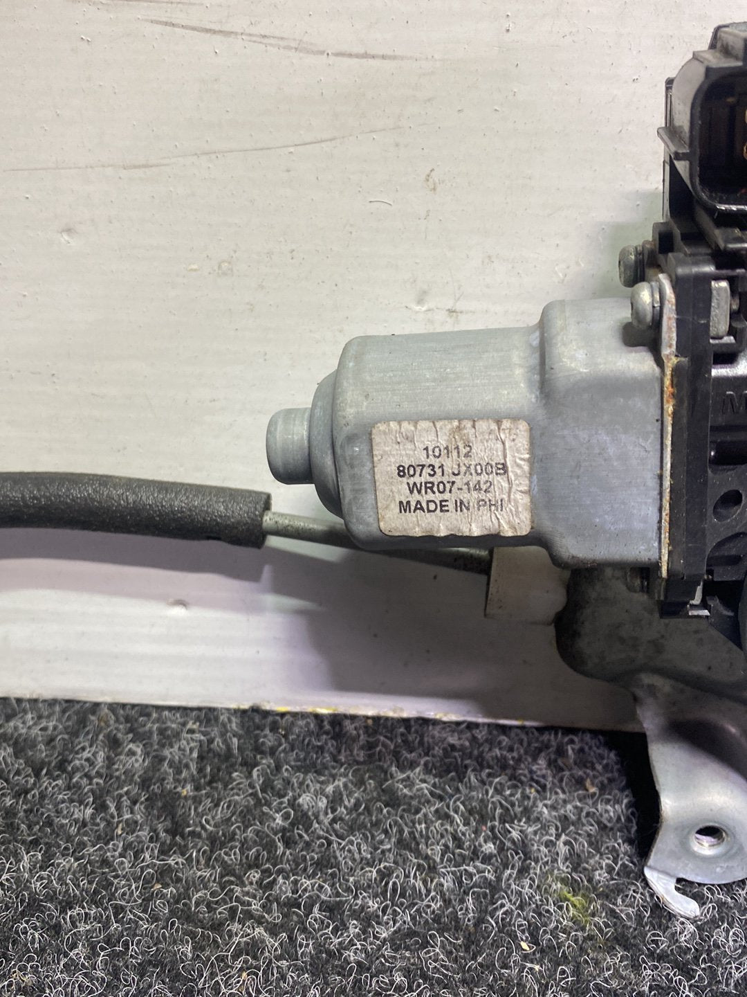 2011 Nissan Juke I F15 F15 - Left Front Window Regulator/Motor