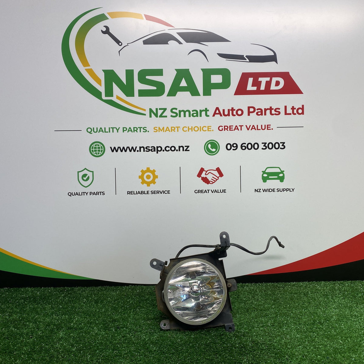 2003 Mitsubishi Airtrek - Right Fog Light PN: MR990475