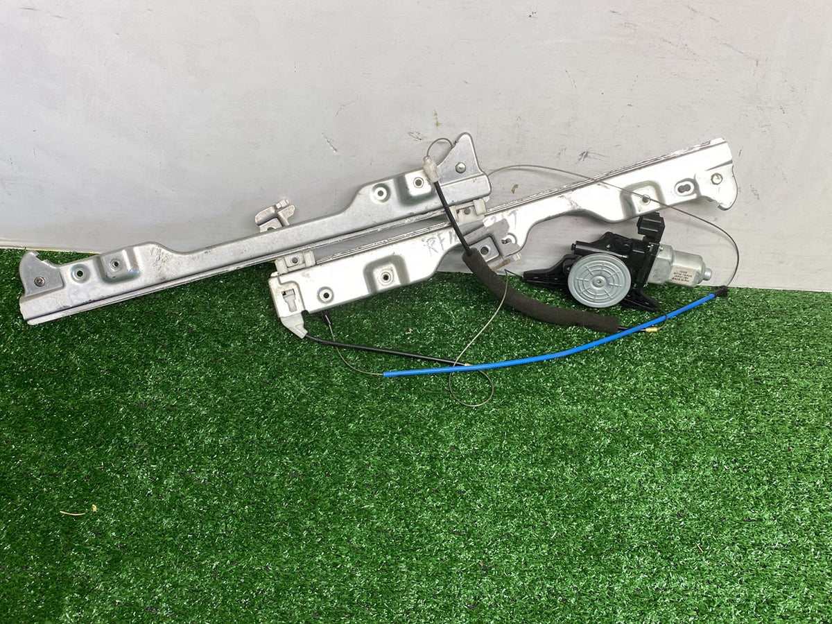 2011 Nissan Fuga - Right Front Window Regulator/Motor PN: 80730-1MA0A