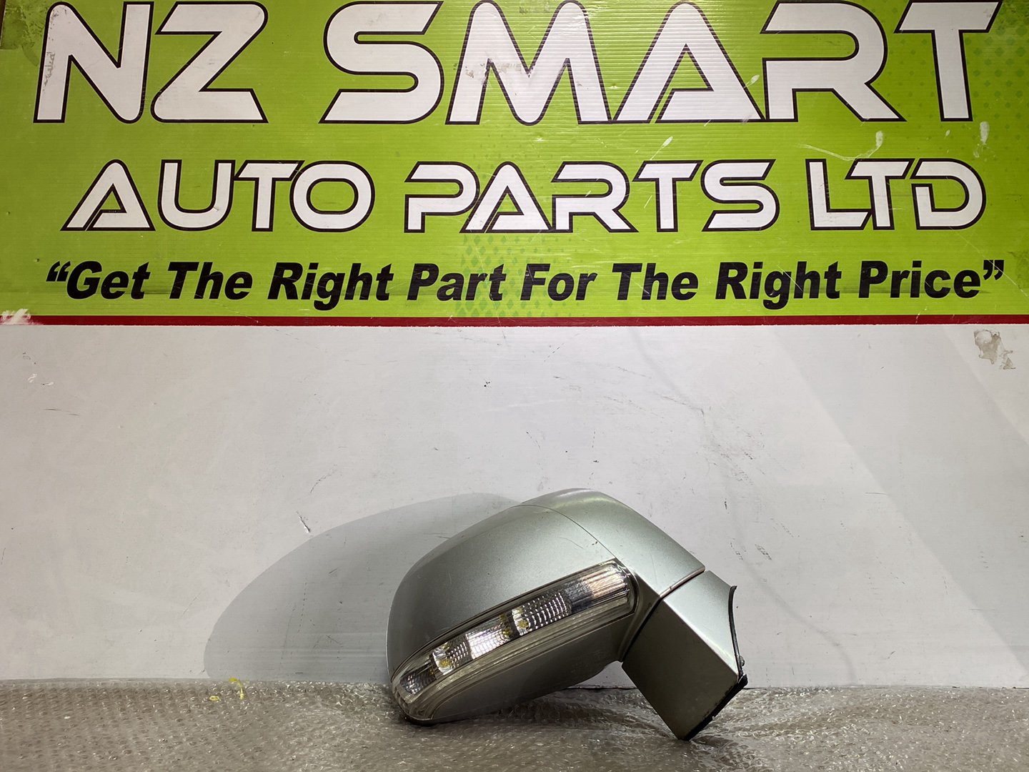 2008 Holden Captiva- Right Door Mirror PN: 9 wires