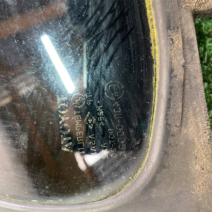 1994 Toyota Hilux Surf - Used Right Rear Quarter Door Glass PN: M284