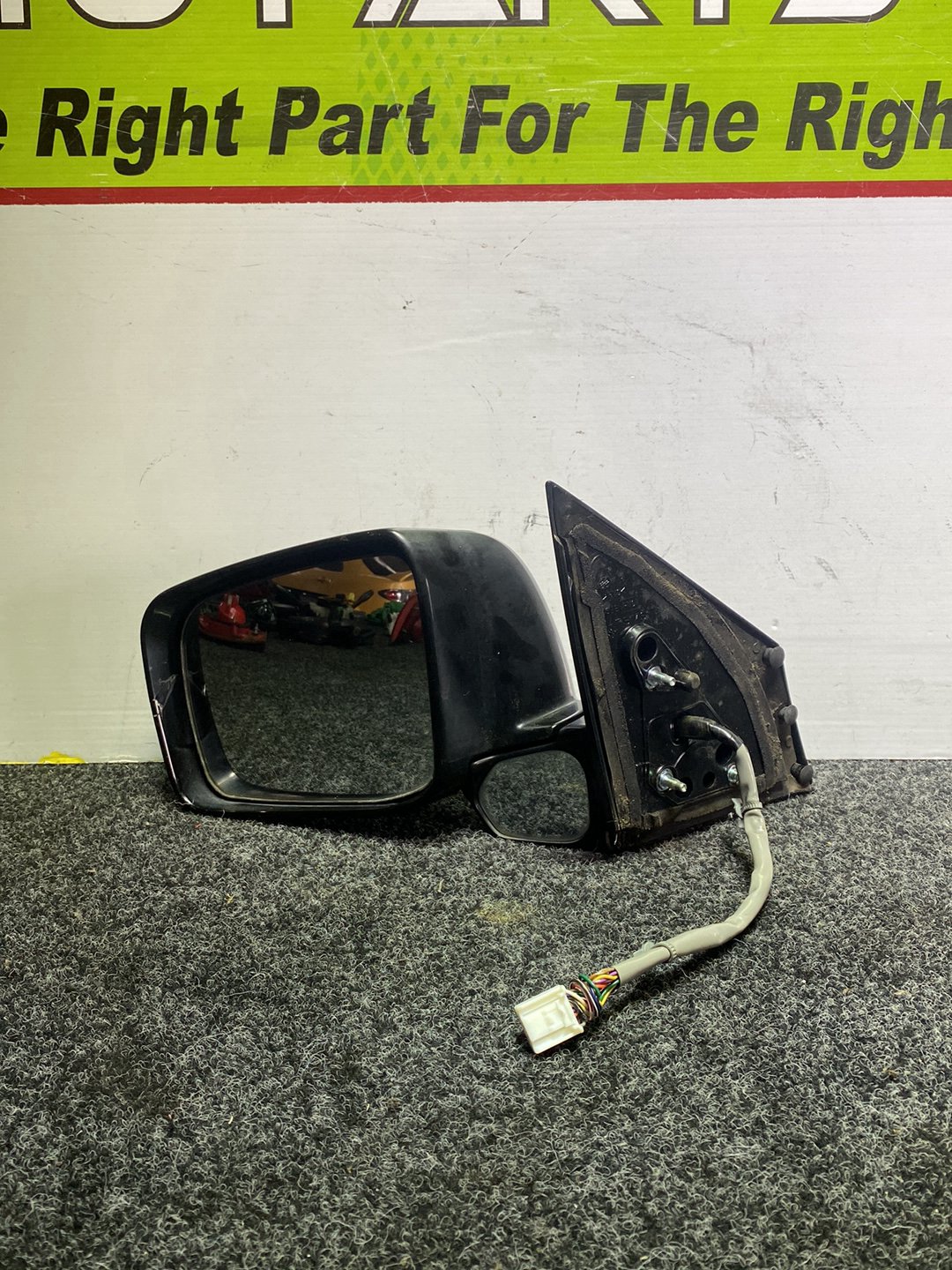 2007 Nissan Murano - Left Door Mirror PN: camera type / 13 wires