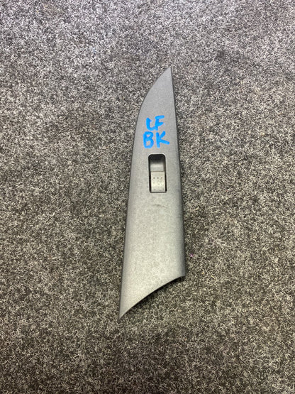 2005 Mazda Axela BK - Left Front Window Switch