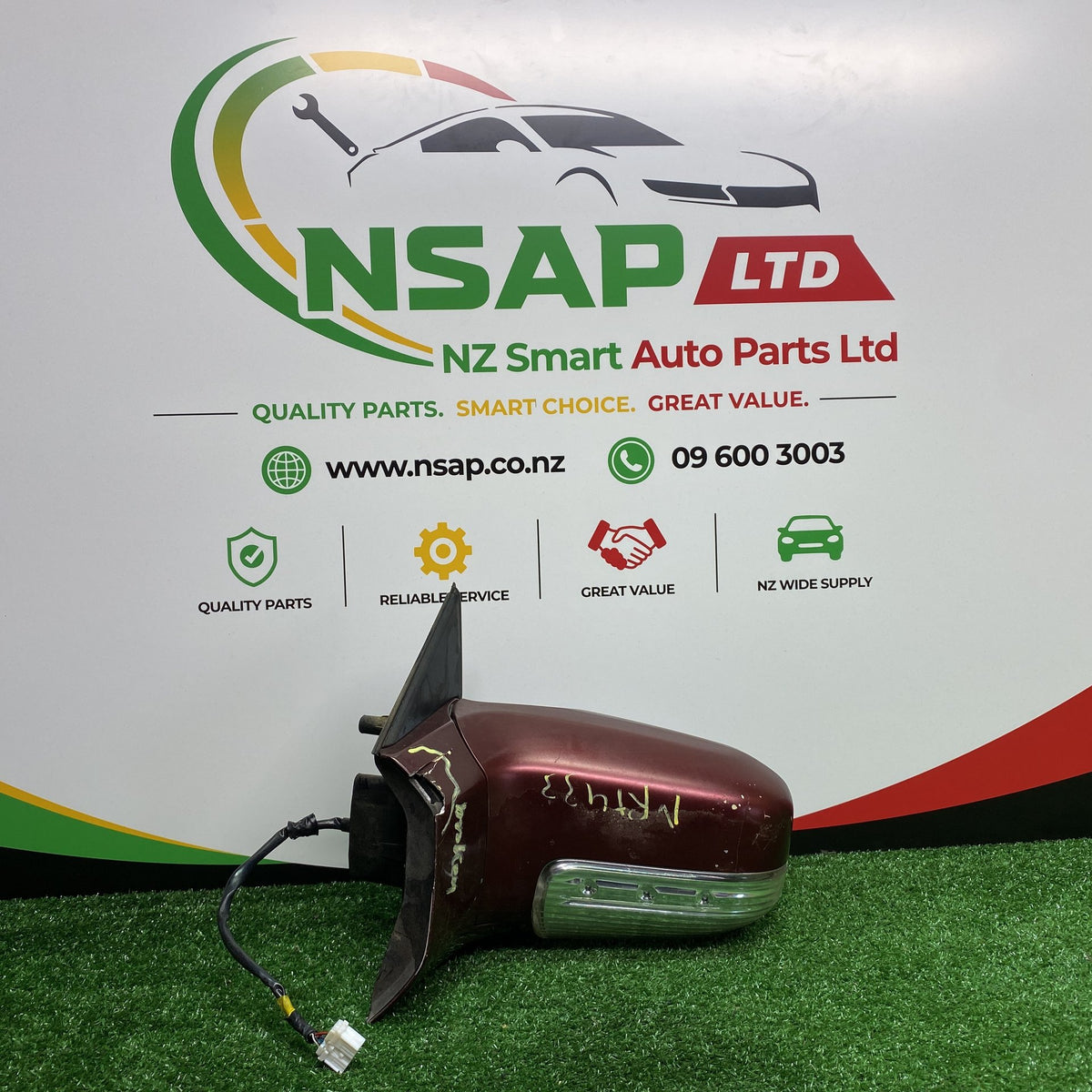 2006 Nissan Elgrand - Left Door Mirror PN: 7 wires