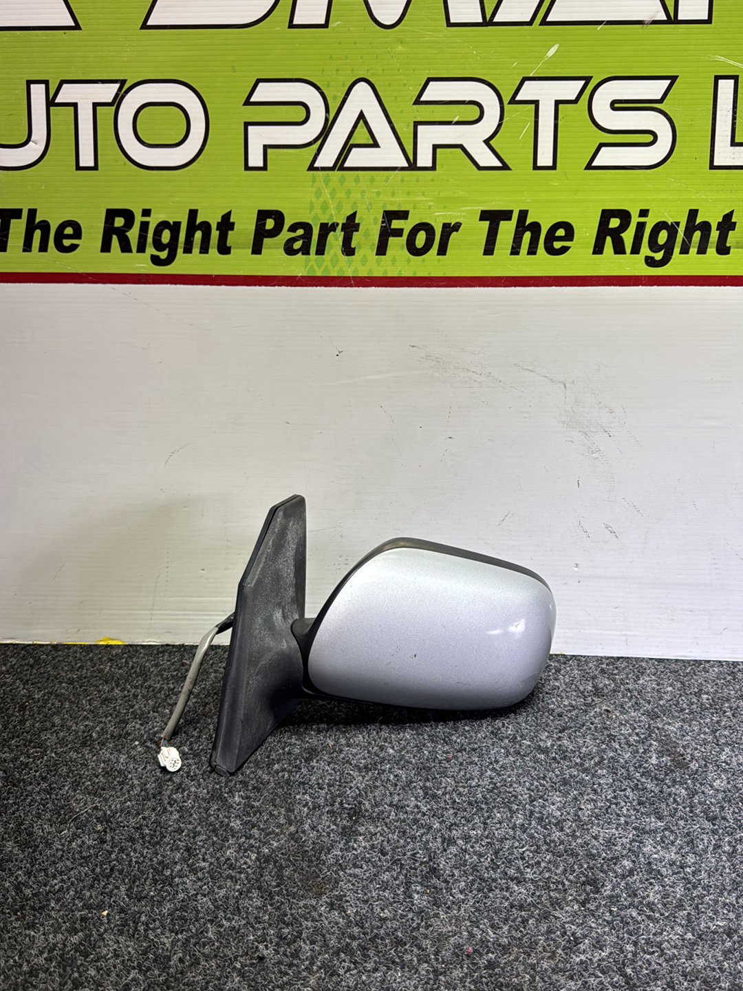 2001 Toyota Allex- Left Door Mirror PN: 5 wires