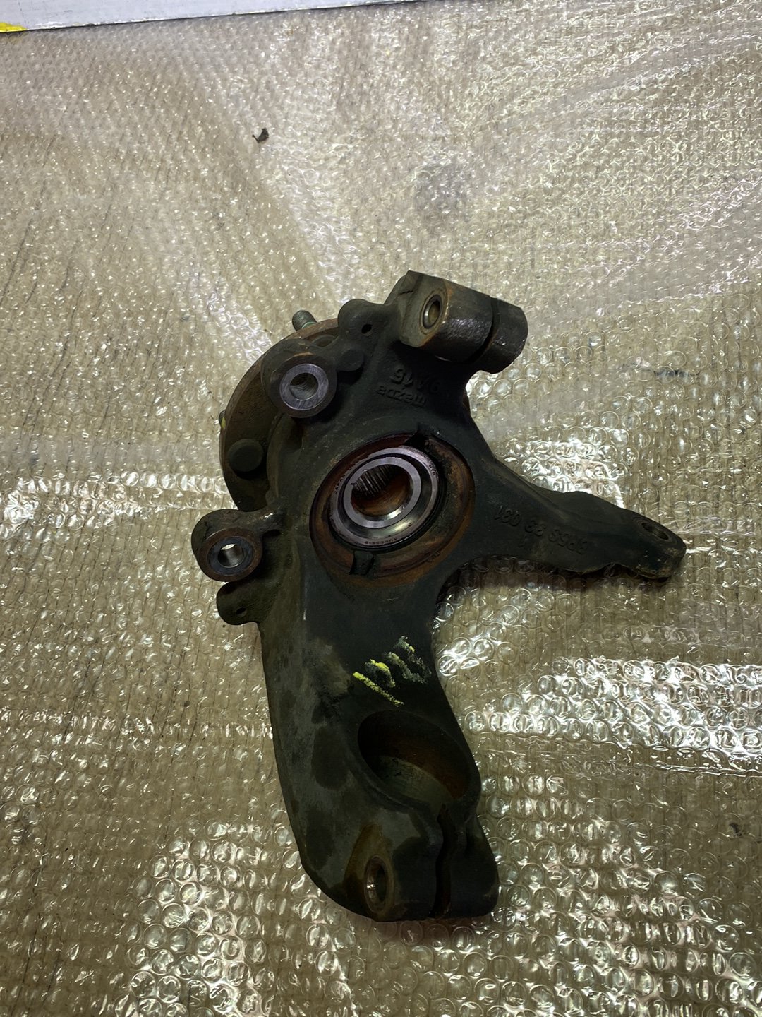 2006 Mazda Axela- Left Front Steering Knuckle PN: BR5S-38-031