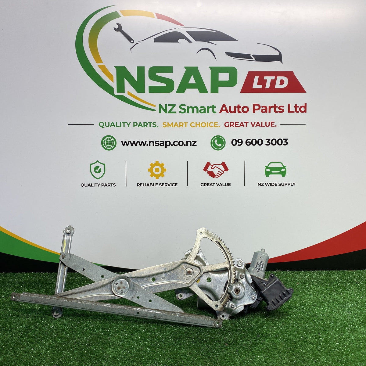 2007 Used Toyota Corolla - Right Front Window Regulator/Motor PN: 85701-33010