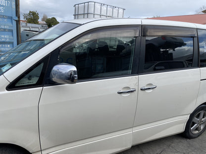 2007 Toyota Voxy AZR60- Dismantling For Parts