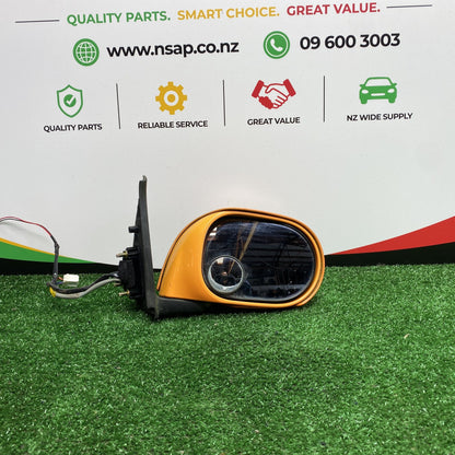 2004 Nissan March - Right Door Mirror PN: 2 Plugs 7 Wires