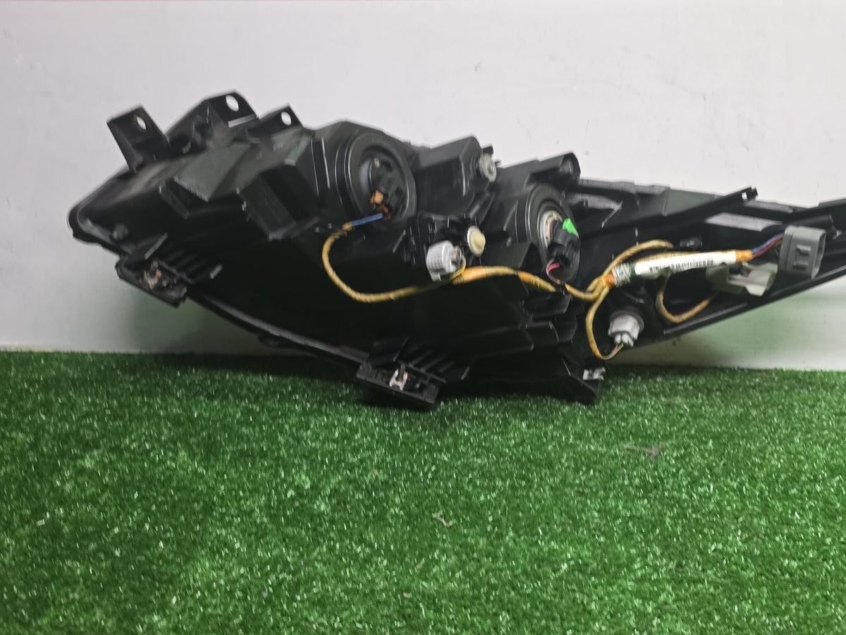 2011 Mazda Axela BLFFW - Right Headlight PN: KOITO 100-41343