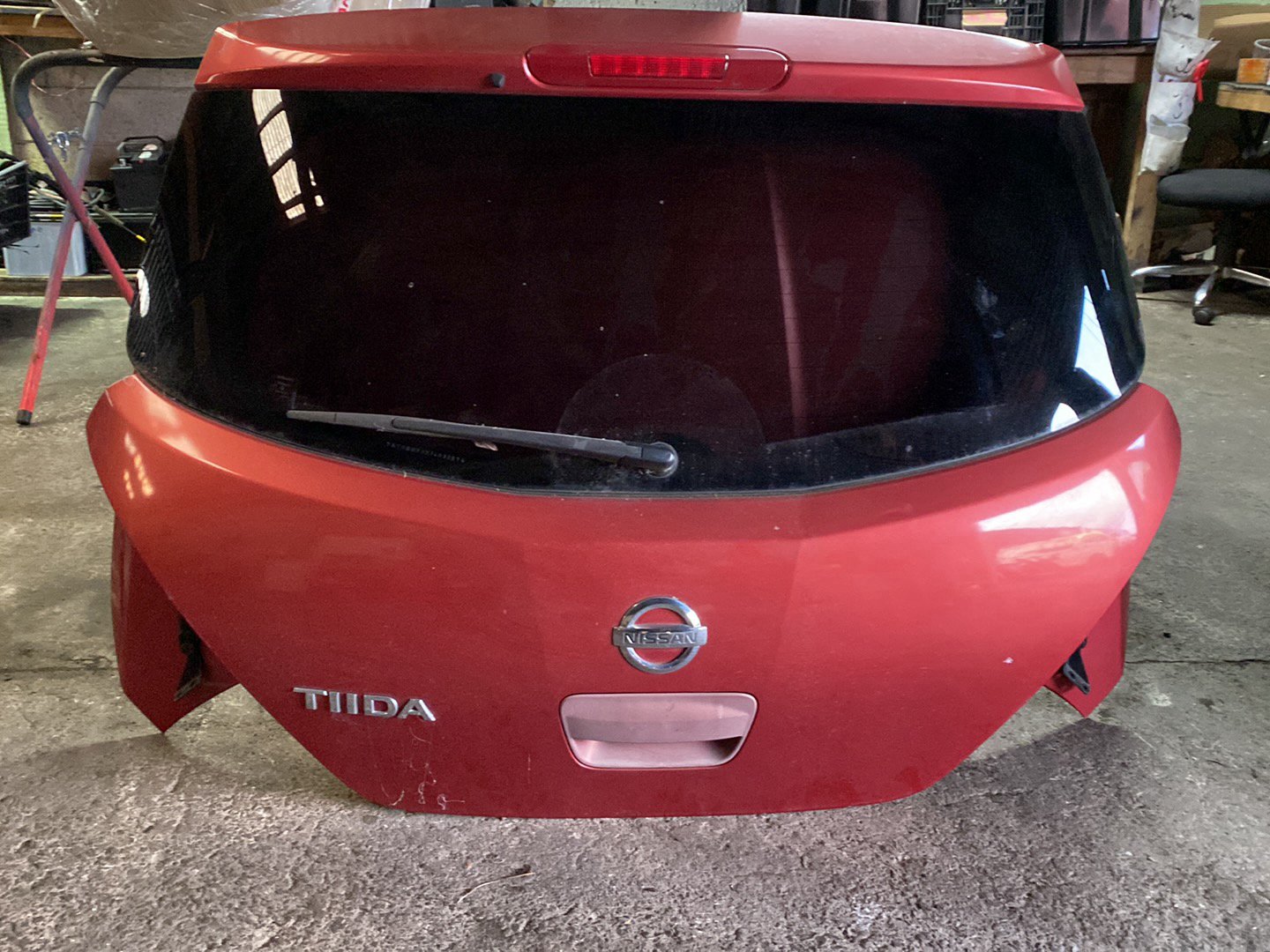 2006 Nissan Tiida- Tailgate PN: see photos