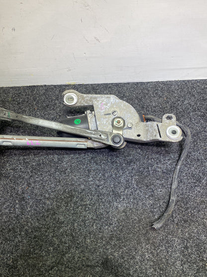 2010 Nissan Juke YF15 - Front Wiper Rack Assembly