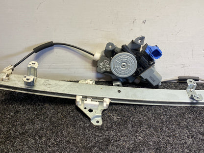 2012 Nissan Leaf - Right Front Window Regulator/Motor
