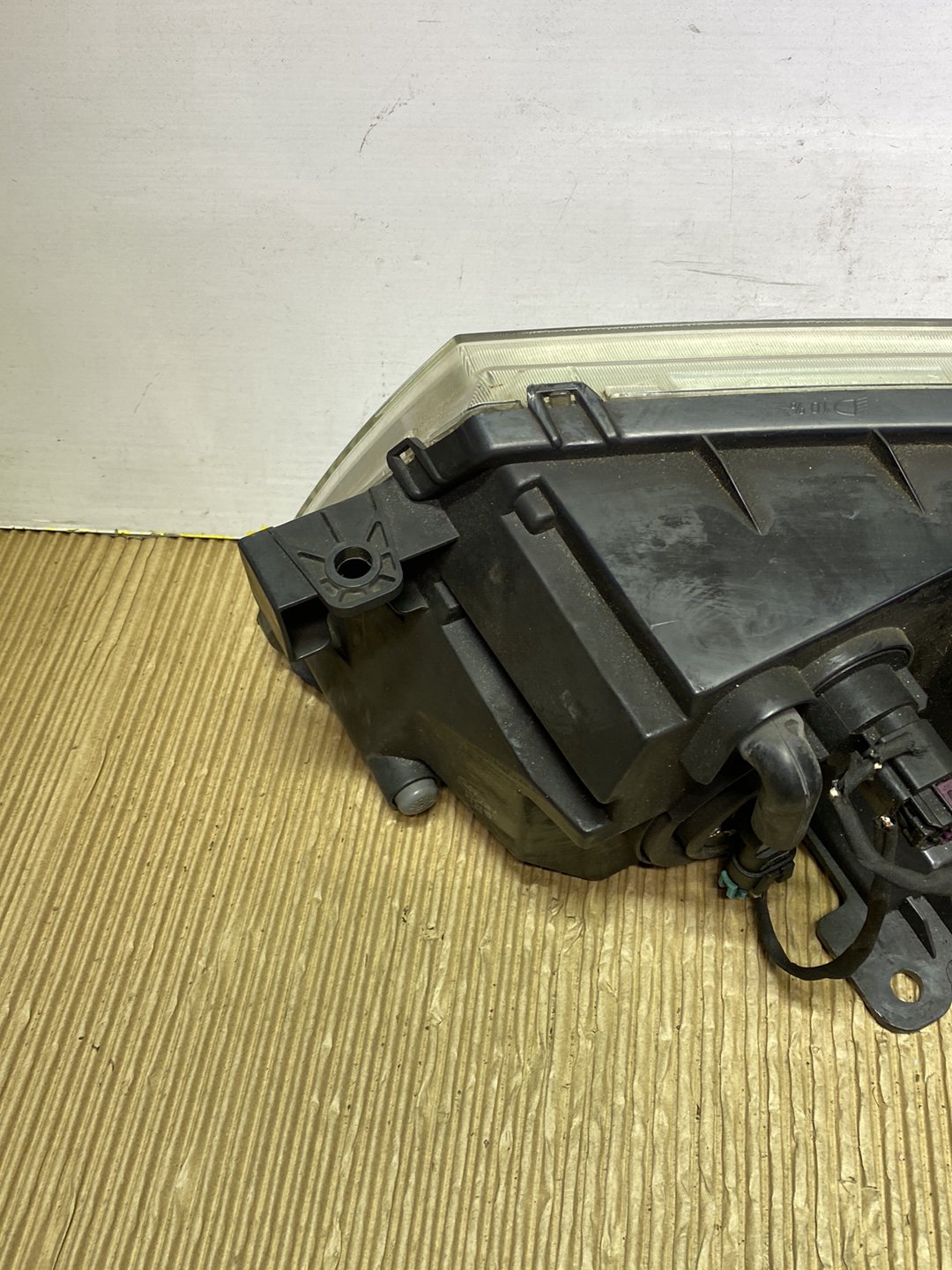 2009 Dodge Journey- Right Headlight PN: see photos