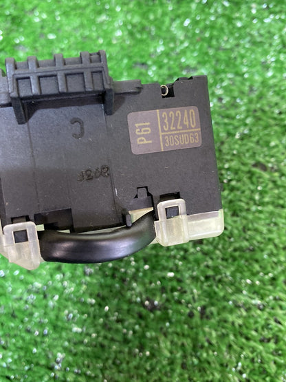 2002 Used Toyota Caldina - Headlight Switch PN: Spot light type
