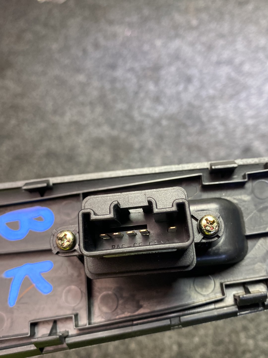 2005 Mazda Axela BK - Left Front Window Switch