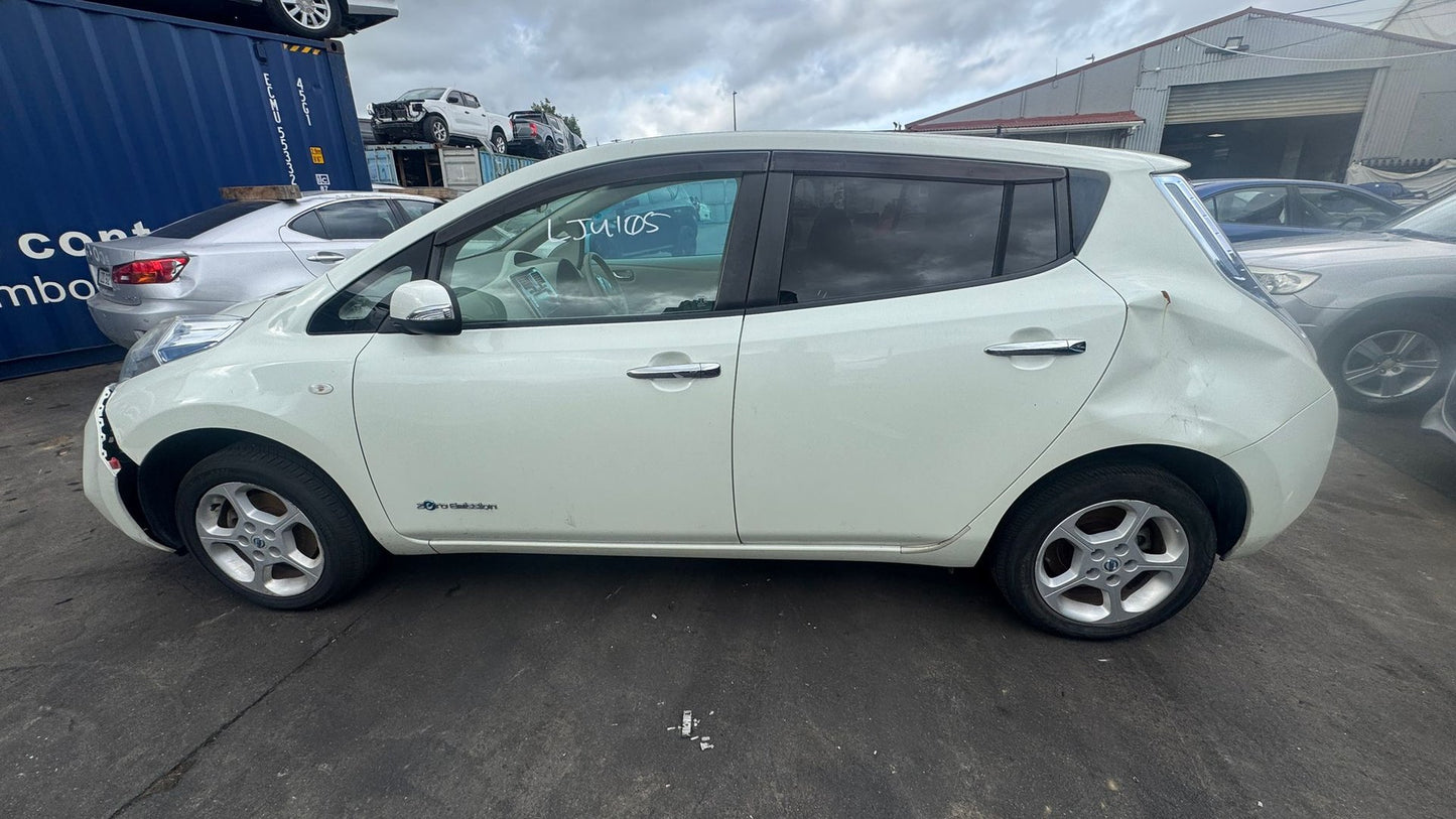 2011 Nissan Leaf ZE0 Dismantling For Parts