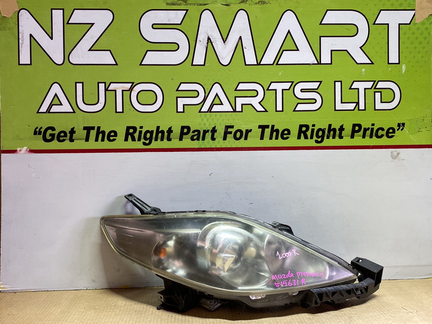 2005 Mazda Premacy CREW - Right Headlight PN: P4998
