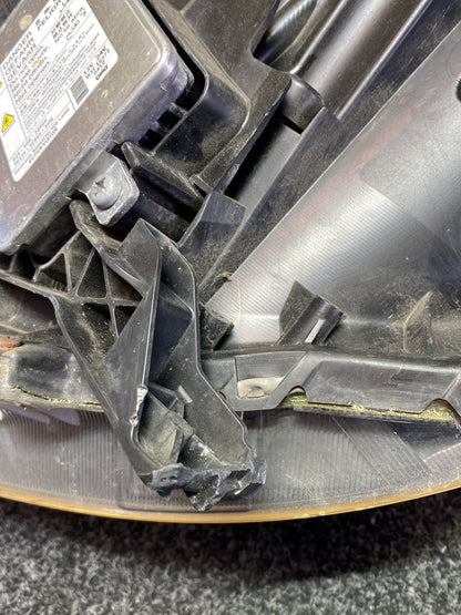 2008 Honda Fit - Right Headlight HID PN: hcr-609