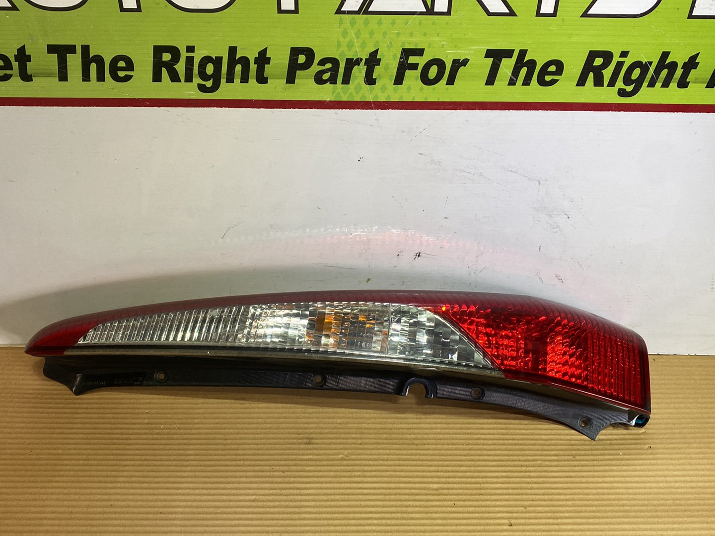 2004 Mitsubishi Lancer- Right Taillight PN: