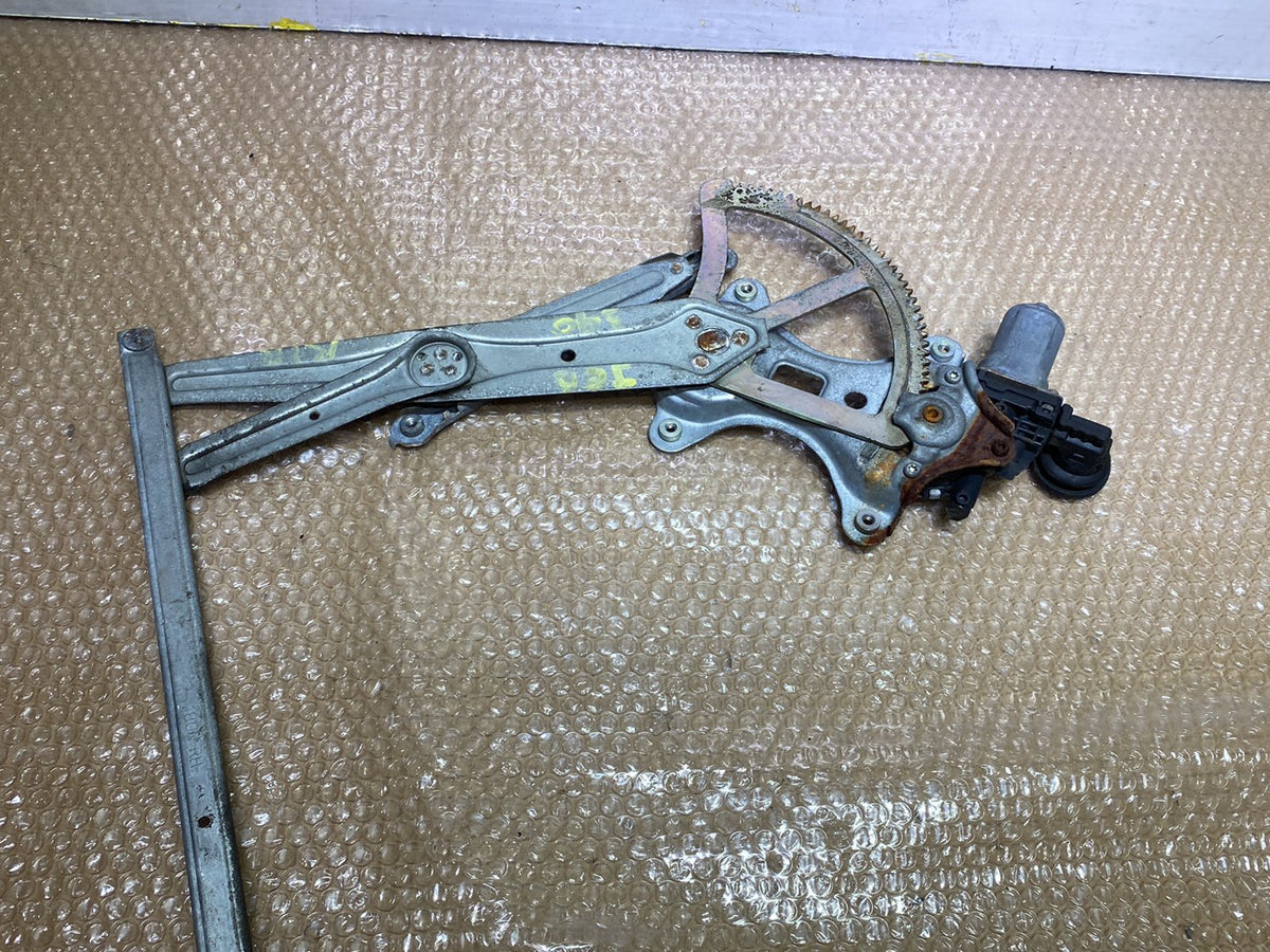 2006 Used Toyota Wish - Right Rear Window Regulator/Motor PN: 6980368010