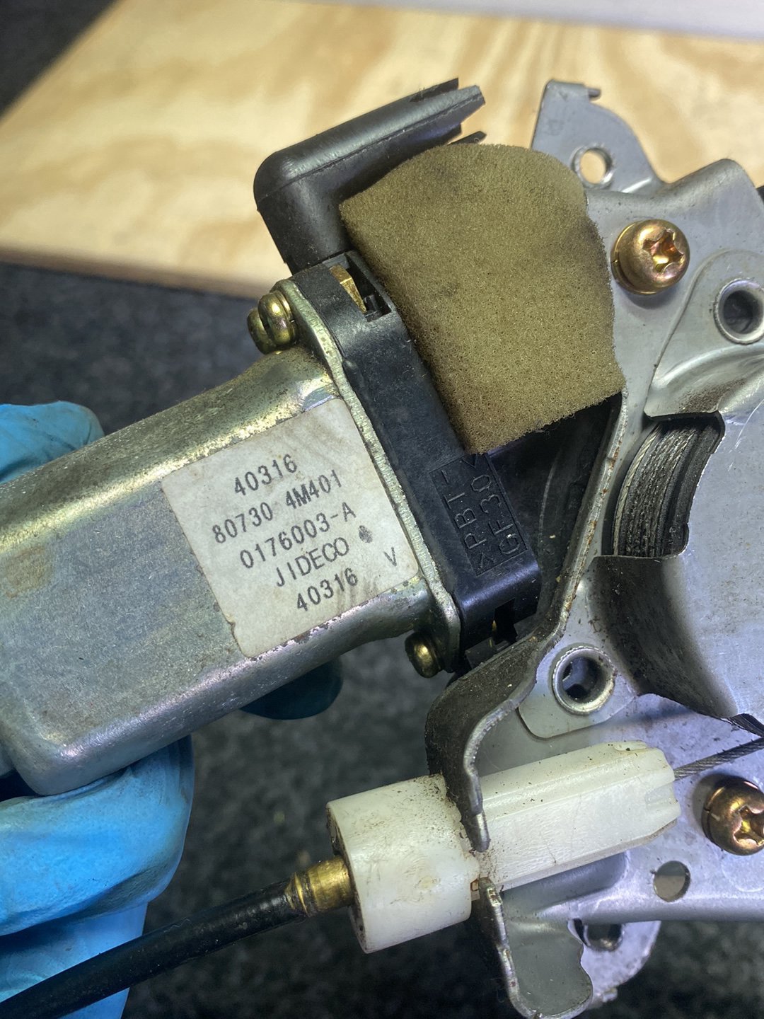2003 Nissan Bluebird - Right Front Window Regulator/Motor