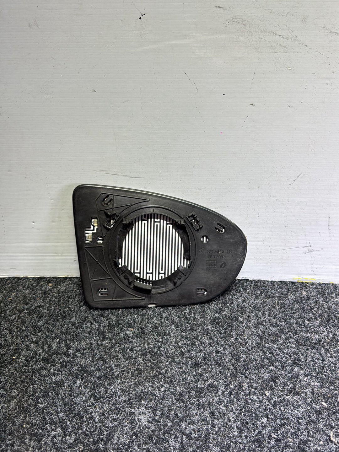 2007 Nissan Dualis - Left Door Mirror Glass