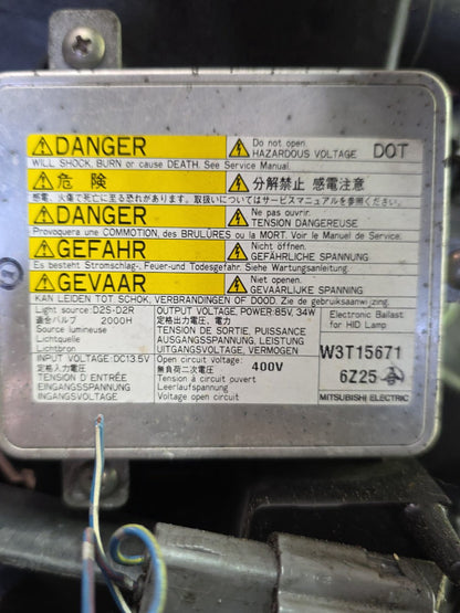 2007 Mazda MPV- Right Headlight PN: