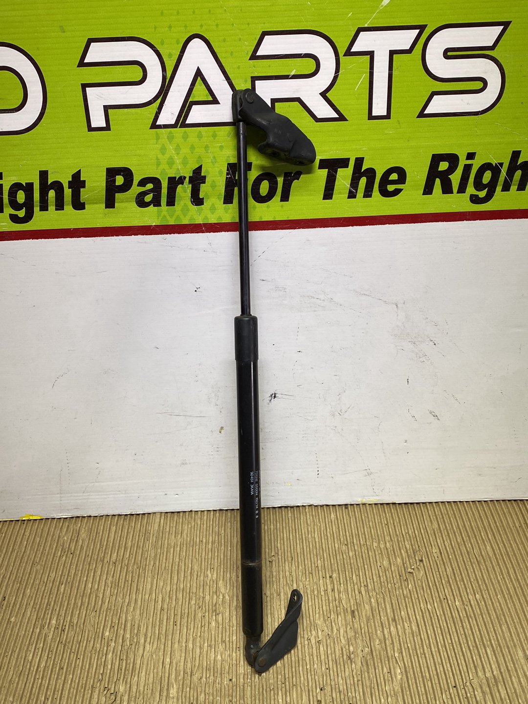 2014 Nissan Pathfinder- Right Tailgate Strut PN: see photos