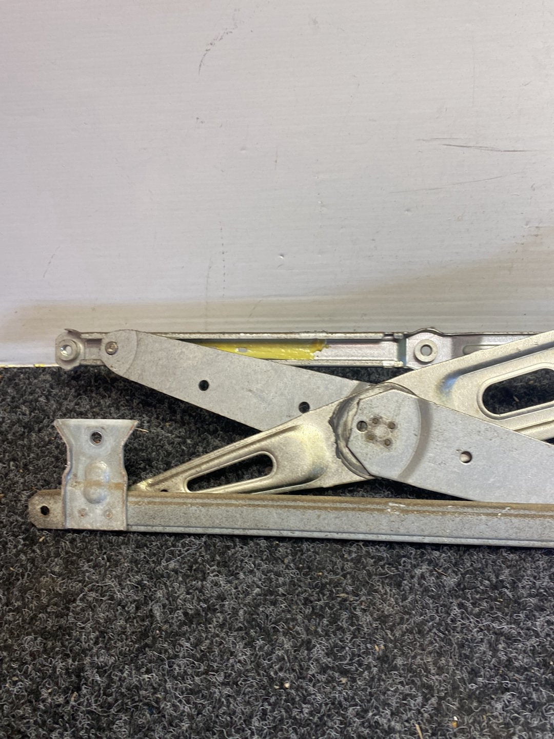 2013 Toyota Hiace - Right Front Window Regulator/Motor