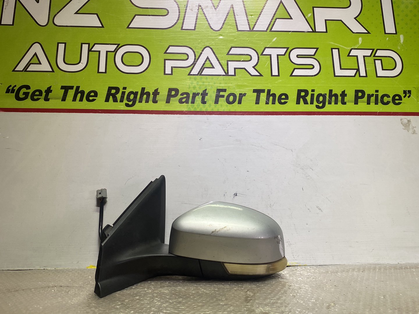 2011 Ford Mondeo- Left Door Mirror PN: 6 wires