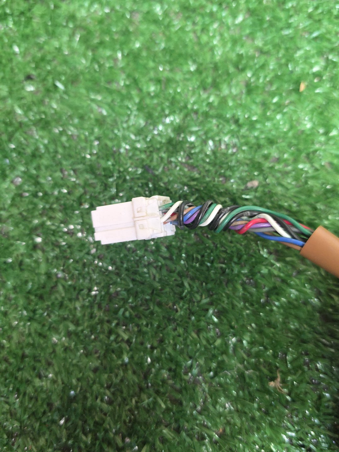 2006 Subaru Legacy - Right Door Mirror PN: 91029AG060/ 9 wires