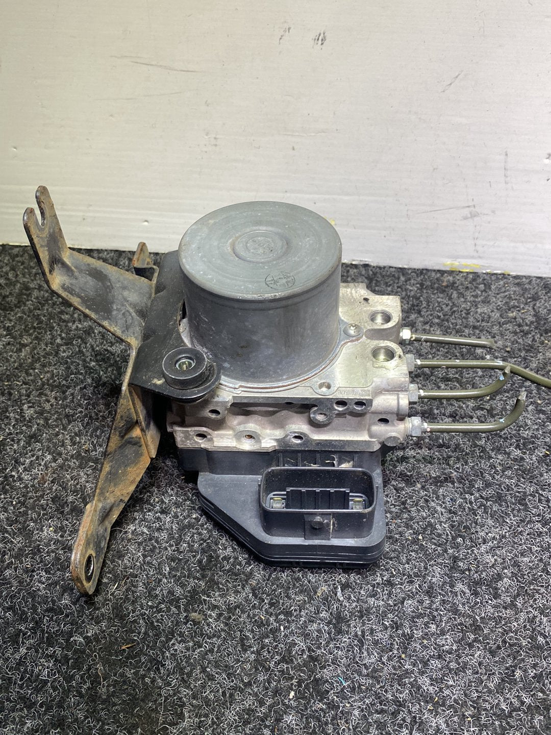 2014 Holden Colorado - ABS Pump