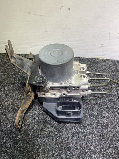 2014 Holden Colorado - ABS Pump