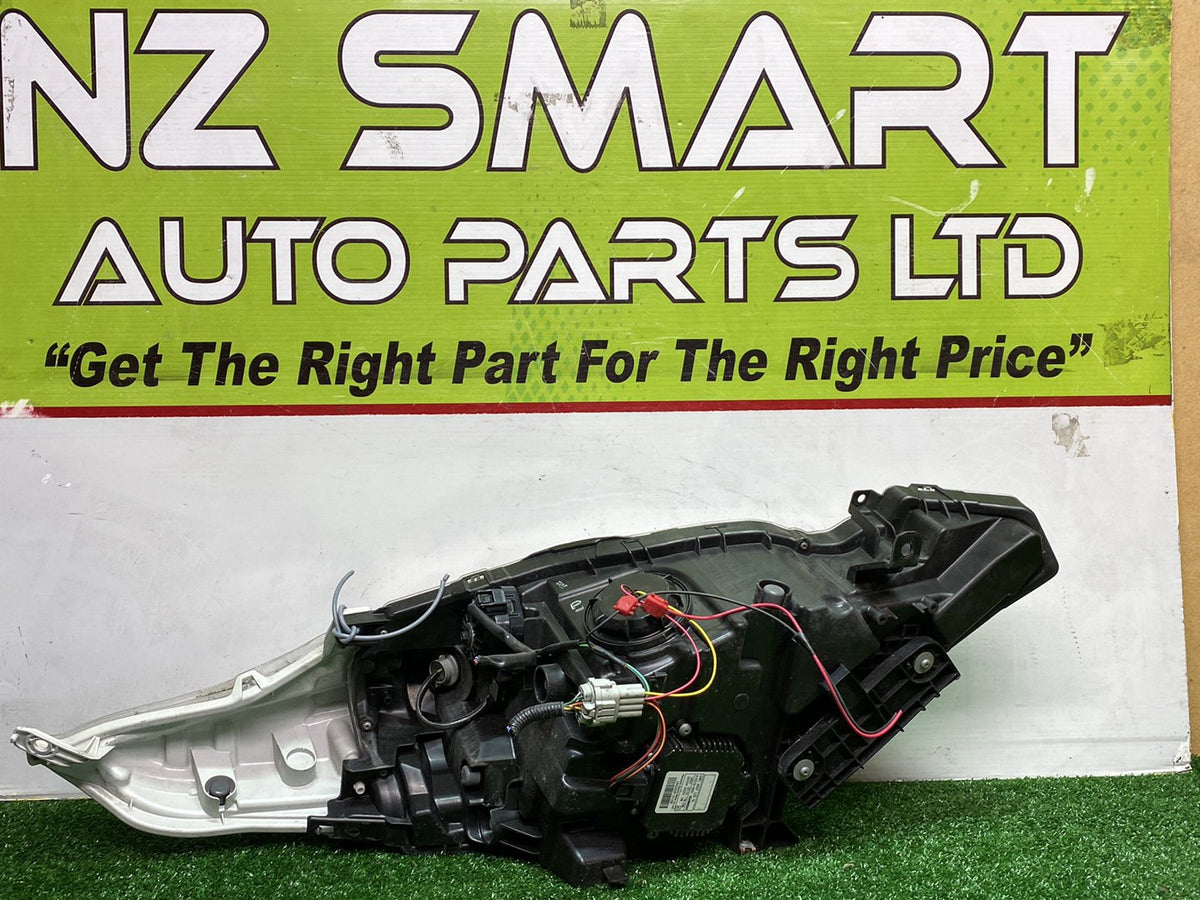 2012 Nissan Leaf ZE0 - Left Headlight PN: