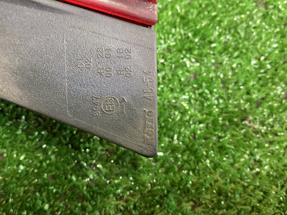 2004 Toyota Kluger - Right Taillight PN: KOITO 48-54