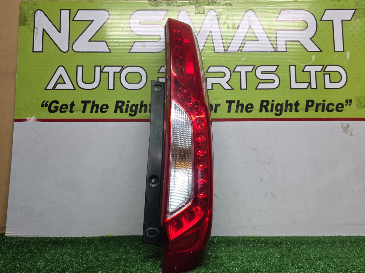 2011 Nissan X-Trail - Right Taillight PN: 220-23380