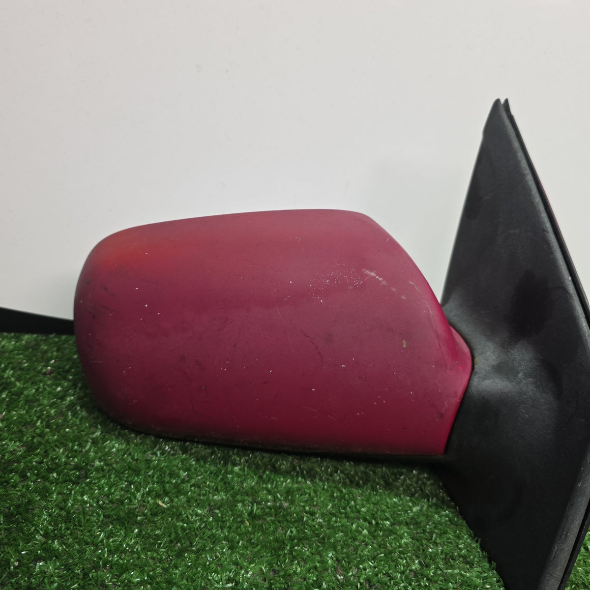 2004 Used Toyota Ist - Right Door Mirror PN: 5 Wires