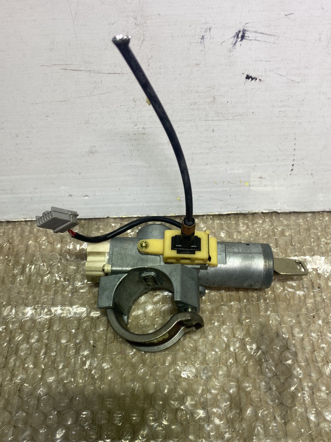2005 Nissan Tiida- Ignition Switch PN: see photos